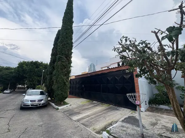 Amplia Casa de 1 nivel con alberca en Col Italia Providencia