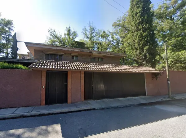 Casa en remate en Saltillo Centro, ideal para inversión