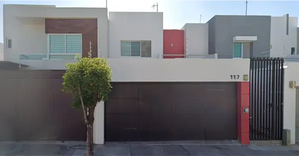 Casa en Remate Bancario en Residencial Esmeralda Norte, Colima