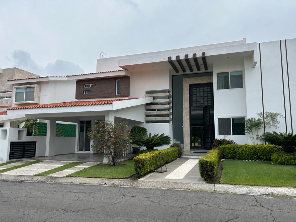 Casa en venta en Lomas de Cocoyoc, Atlatlahucan — foto 1 de 43