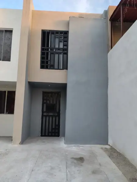 Casa en venta en Portal del Parque, García — foto 2 de 24