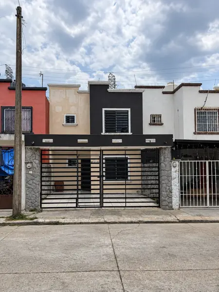 CASA EN VENTA EN PRIVADA FRACC. POMOC