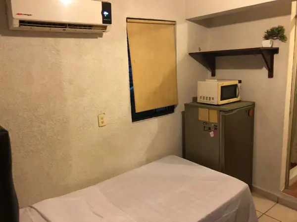 Se Renta  Cuarto amueblado en Residencial Periférico San NIcolás