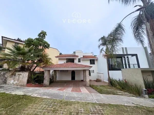 CASA EN VENTA, BUGAMBILIAS, ZAPOPAN