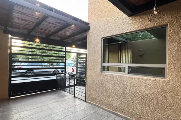 Casa en venta en Rincones de La Aurora, Saltillo — foto 2 de 33