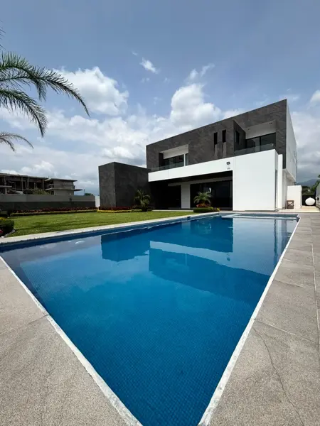 Casa de lujo en venta en el Fraccionamiento Lomas de Cocoyoc
