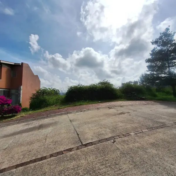 TERRENO EN VENTA EN CLUB Y DENTRO DEL CAMPO DE GOLF ALTOZANO, MORELIA