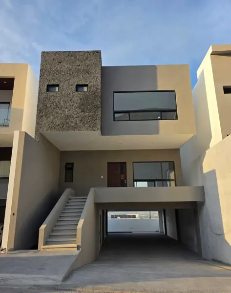 Casa en Venta en Dominio Cumbres — foto 1 de 16