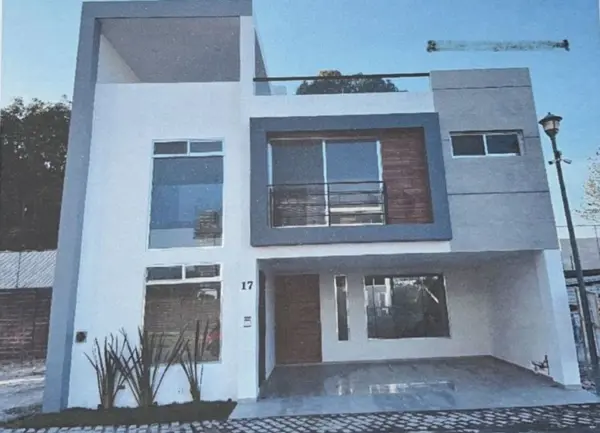 Casa de 4 habitaciones a 2 minutos de Chedraui selecto en Lomas de Angelópois I — foto 1 de 19