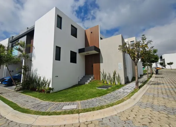 Casa en Venta Parque Aguascalientes 7cv F069 — foto 1 de 11