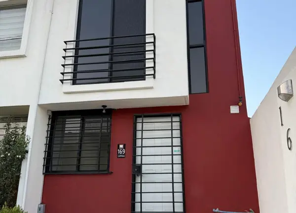 CASA EN VENTA RESIDENCIAL FLORIPA A 5 MINUTOS DE AUTOPISTA 9CV F092