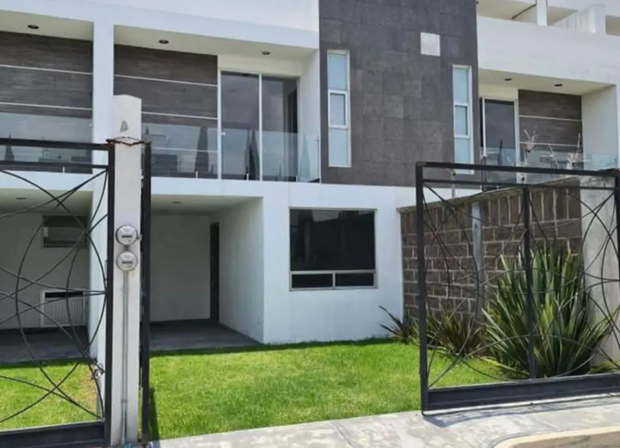 Casa en venta en Cholula de Rivadabia Centro, San Pedro Cholula — foto 1 de 17