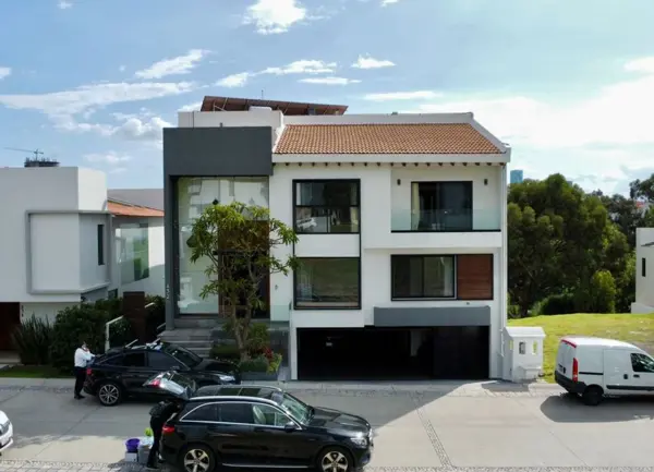 Enorme Casa de 5 Habitaciones en Venta Ubicada en la Vista Country Club en San Andrés Cholula, Puebla — foto 1 de 22