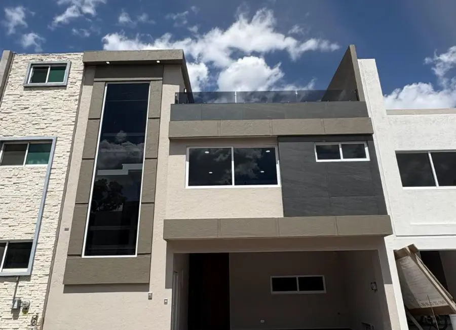 Casa en venta en Cholula de Rivadabia Centro, San Pedro Cholula — foto 1 de 22