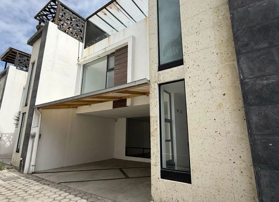 Casa en venta en Cholula de Rivadabia Centro, San Pedro Cholula — foto 1 de 24