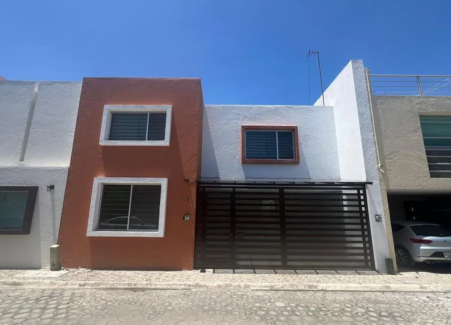 Casa en venta en Manantiales, San Pedro Cholula — foto 1 de 14