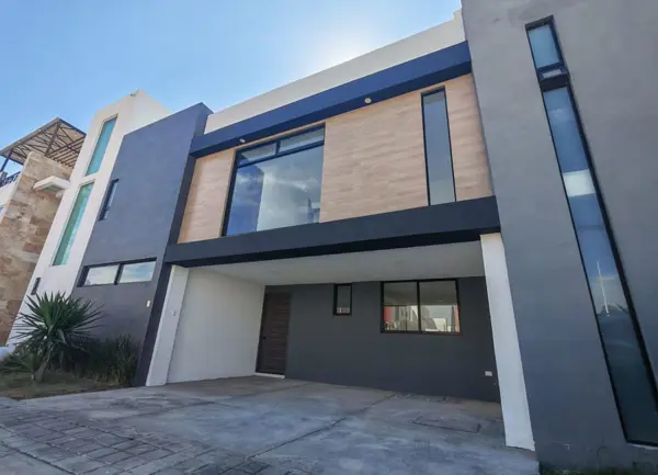 CASA EN VENTA REAL PASO DE CORTES 7CV F068