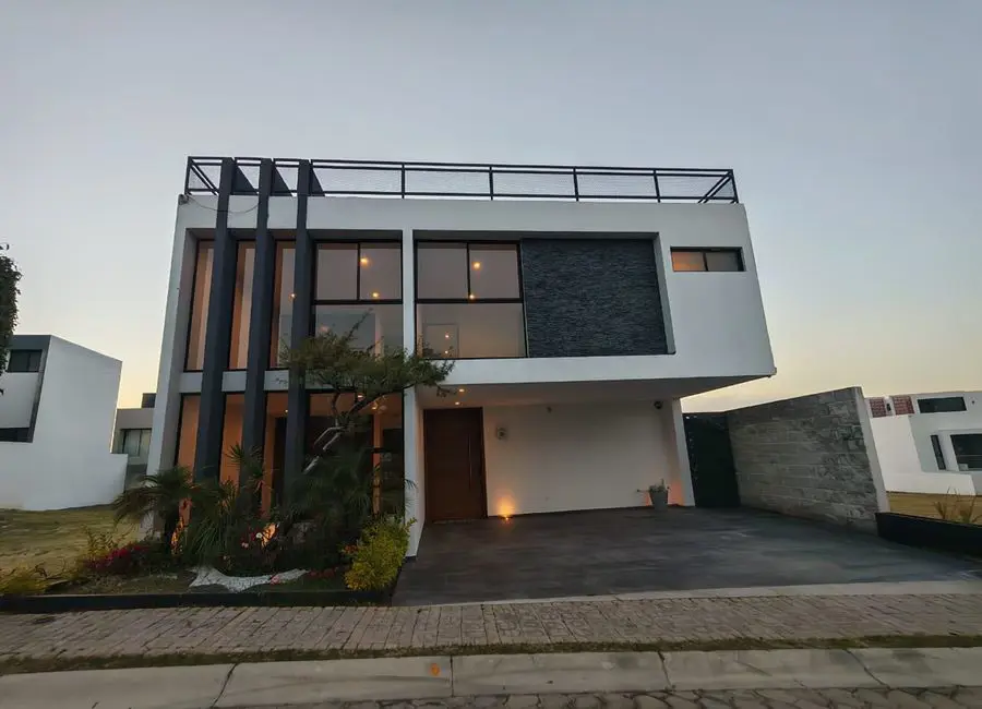 Casa en venta en Lomas de Angelópolis, San Andrés Cholula — foto 1 de 14