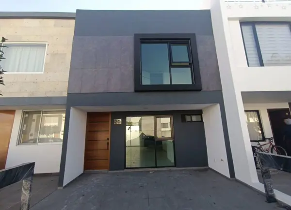Casa de 3 Habitaciones y Jardín en Venta Ubicada en Cumbres Residencial
