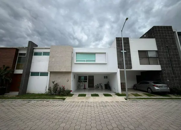 Casa En Venta En El Fracc. Bosques De San Diego — foto 1 de 10