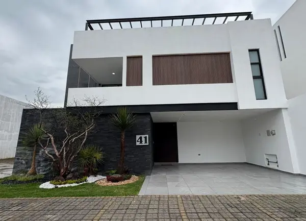 Casa de 5 Habitaciones en Venta Ubicada en Parque Chiapas en Lomas de Angelópolis 3