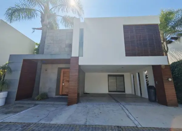Casa en Venta Excelente Ubicacion en Cluster 444,Lomas de Angelopolis, San Andres Cholula