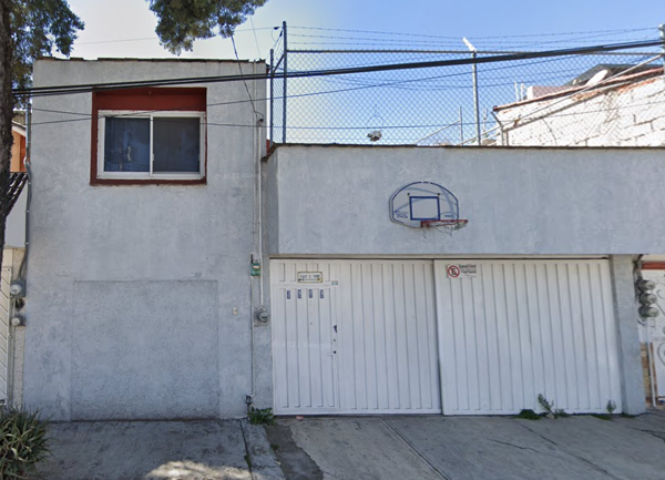 Belisario Dominguez Cerca De Plaza Las Animas. Casa De 4 Recamaras A Pie De Calle
