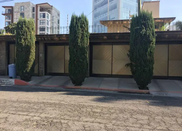 Casa De Un Piso De 3 Recamaras Cerca Del Centro Comercial Cruz Del Sur.