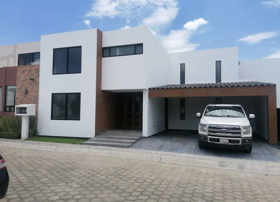 Casa en venta en Lomas de Angelópolis, San Andrés Cholula — foto 1 de 26