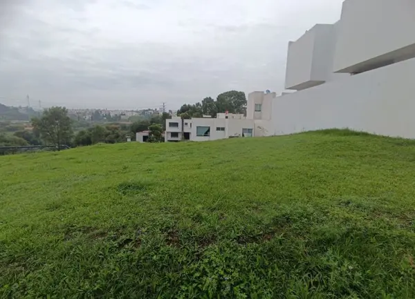 3 Lotes en Venta Ubicado en el Cluster 10-10-10 en Lomas de Angelópolis
