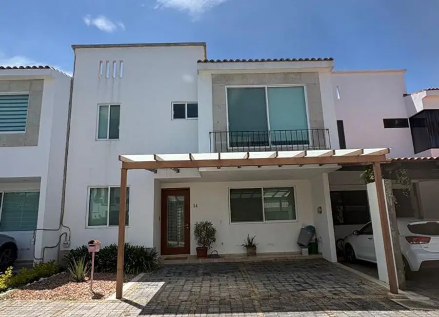 Casa en renta en Lomas de Angelópolis, San Andrés Cholula — foto 1 de 18