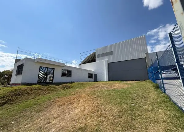 BODEGA EN RENTA EN GALAXIA LA CALERA 9ECOBR F115