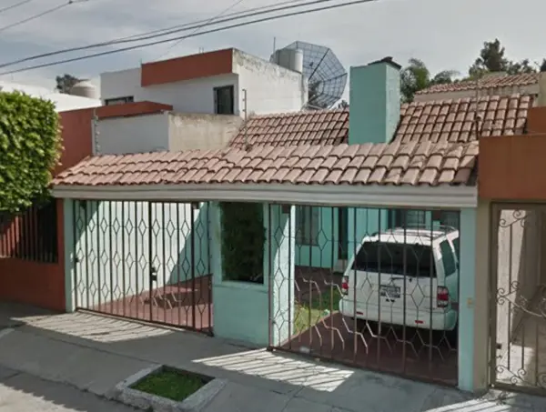 CASA EN VENTA EN LA CALMA, ZAPOPAN