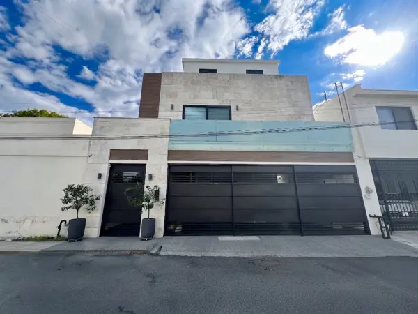 CASA EN VENTA COLONIA DEL VALLE ZONA SAN PEDRO GARZA GARCÍA
