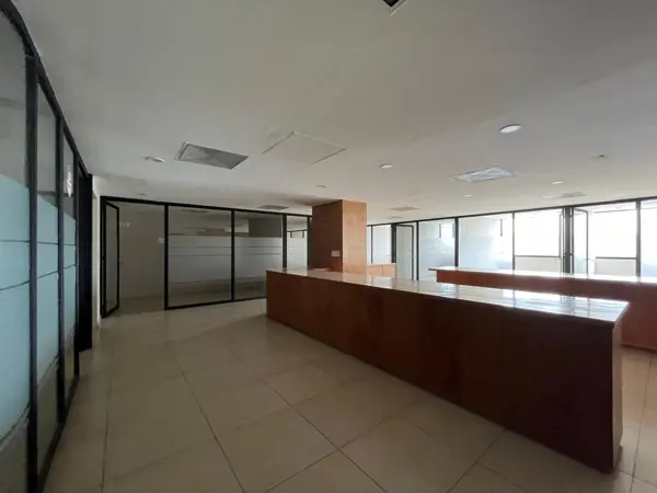 Oficina en Renta - Álvaro Obregón - piso 7- 300m2 — foto 1 de 15