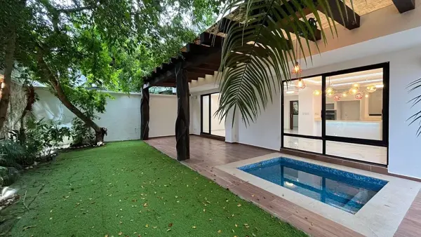 CASA EN VENTA O RENTA EN PRIVADA CON SEGURIDAD EN TEMOZON NORTE MERIDA YUCATAN