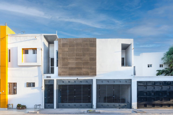 Av. Loreto No. 1115 | Fraccionamiento San Felipe

SECTOR Plaza Jumbo/Bodega Aurrera/Oriente