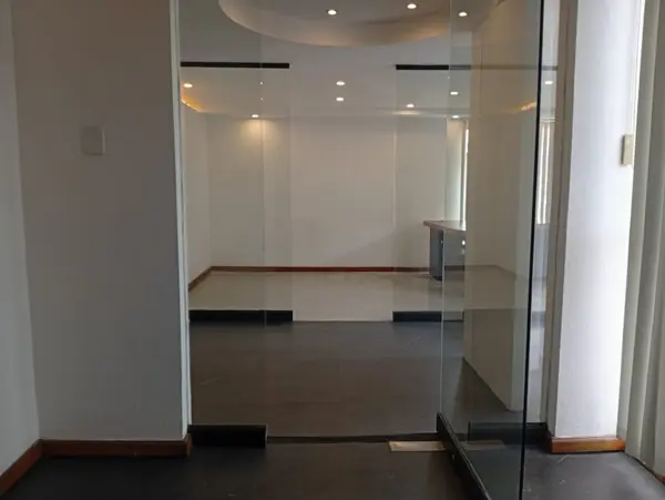 SE RENTA OFICINA/CONSULTORIO EN LOMAS VERDES