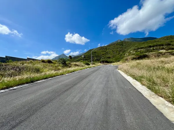 Terreno en venta en Bosques de Valle Alto, Monterrey — foto 2 de 4