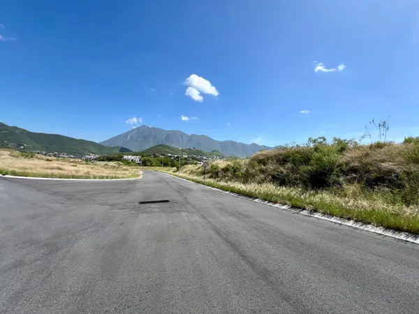 Terreno en venta en Bosques de Valle Alto, Monterrey — foto 3 de 4