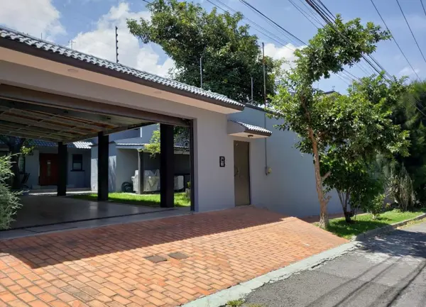 Casa en Venta – Zona Ánimas (frente al Colegio Pacheco)