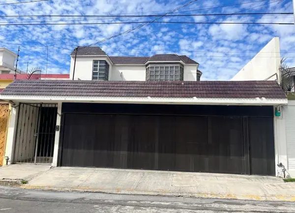 CASA EN VENTA-ESTRELLAS DEL SUR