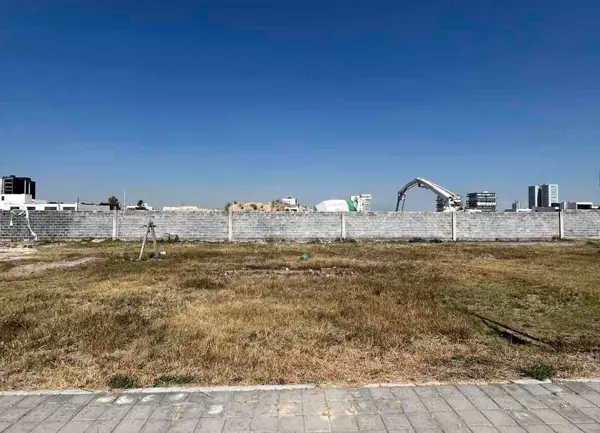 Lote en Venta Fracc. Meridian Residences (frente a Mayorca Park)