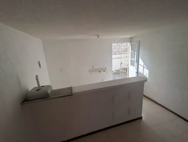 Casa en venta en Fraccionamiento San Fernando, Mineral de la Reforma — foto 3 de 11