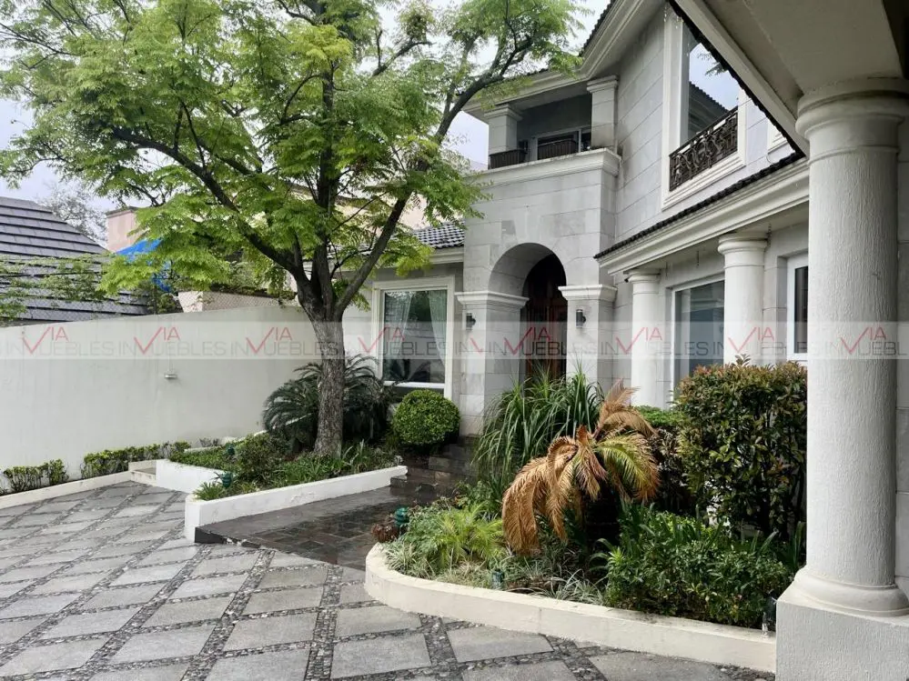 Casa en venta en Villa del Pedregal, San Pedro Garza García — foto 1 de 19
