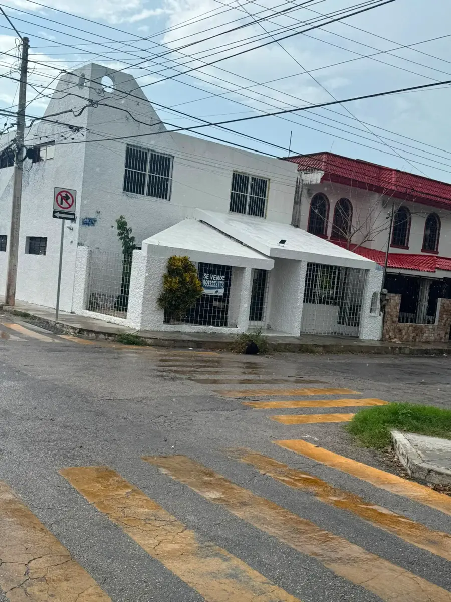 Casa en venta en Jardines de Yucalpeten, Mérida — foto 1 de 15