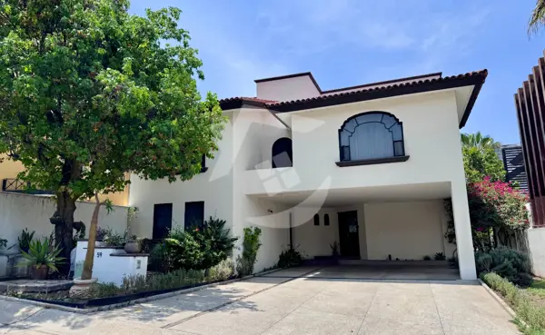 Casa en venta en Puerta de Hierro