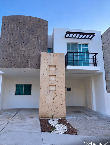 SE VENDE CASA EN FRACCIONAMIENTO LAS GRANJAS, GÓMEZ PALACIO

? Excelente terreno y amplios espaci