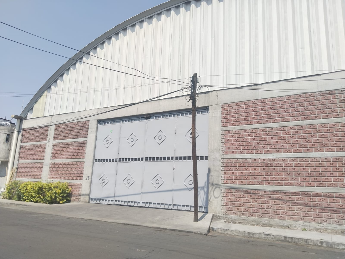 Bodega en renta en Santa Maria Aztahuacan, Iztapalapa — foto 1 de 4