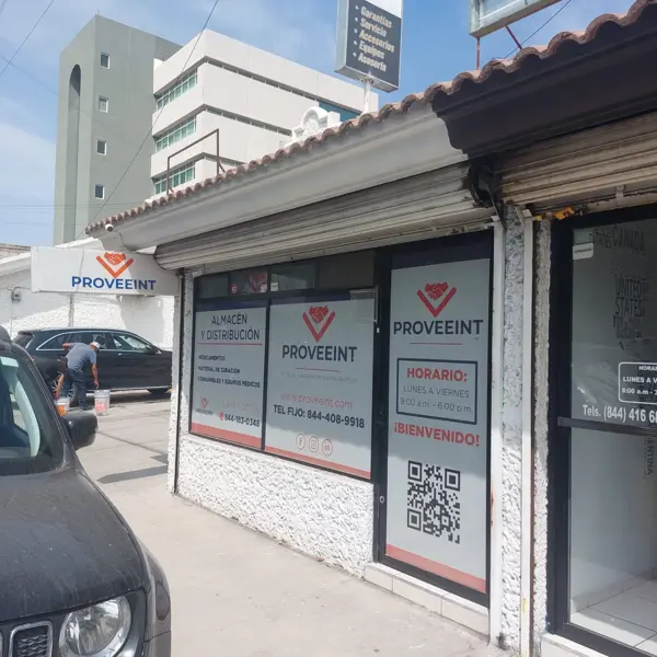 En renta Local de 54 m2 en 3 niveles, a media cuadra de V. Carranza
